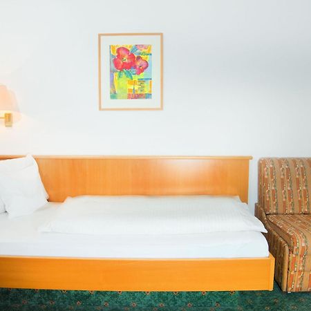 Wertingen Hotel Zum Hirsch חדר תמונה