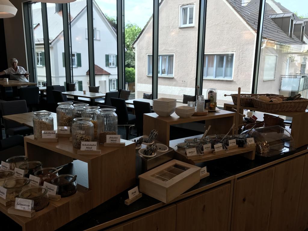Wertingen Hotel Zum Hirsch מראה חיצוני תמונה