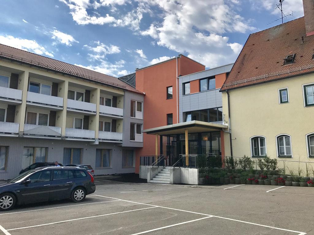 Wertingen Hotel Zum Hirsch מראה חיצוני תמונה