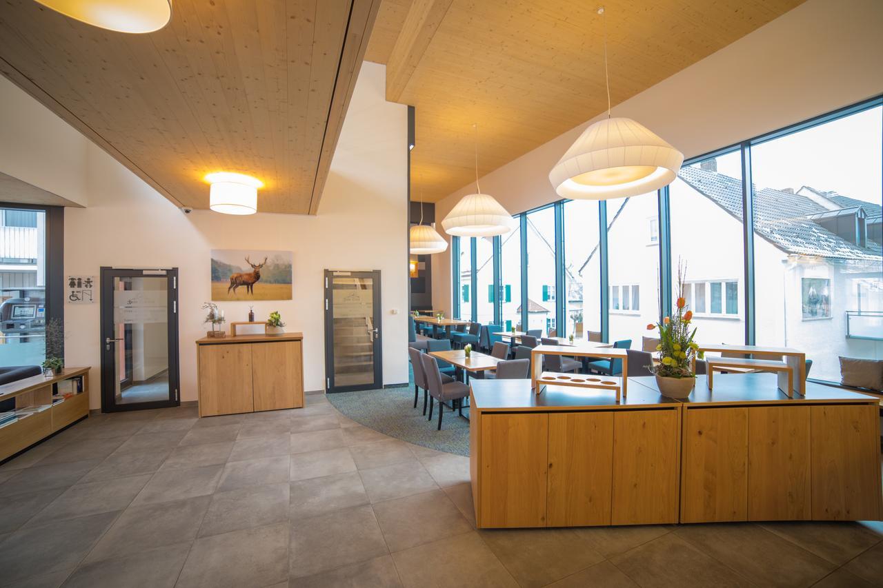 Wertingen Hotel Zum Hirsch מראה חיצוני תמונה