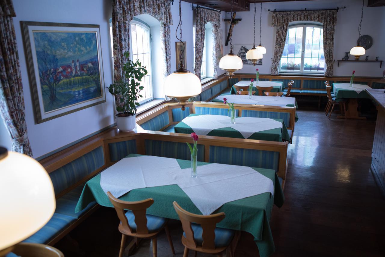 Wertingen Hotel Zum Hirsch מראה חיצוני תמונה