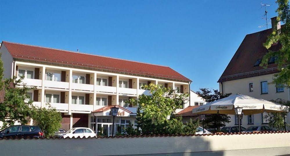 Wertingen Hotel Zum Hirsch מראה חיצוני תמונה