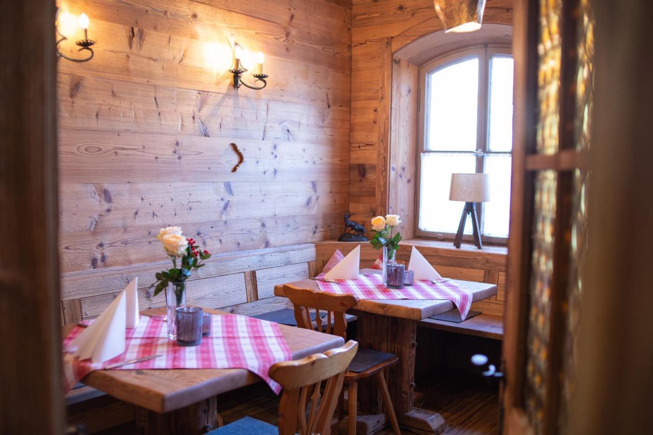 Wertingen Hotel Zum Hirsch מראה חיצוני תמונה
