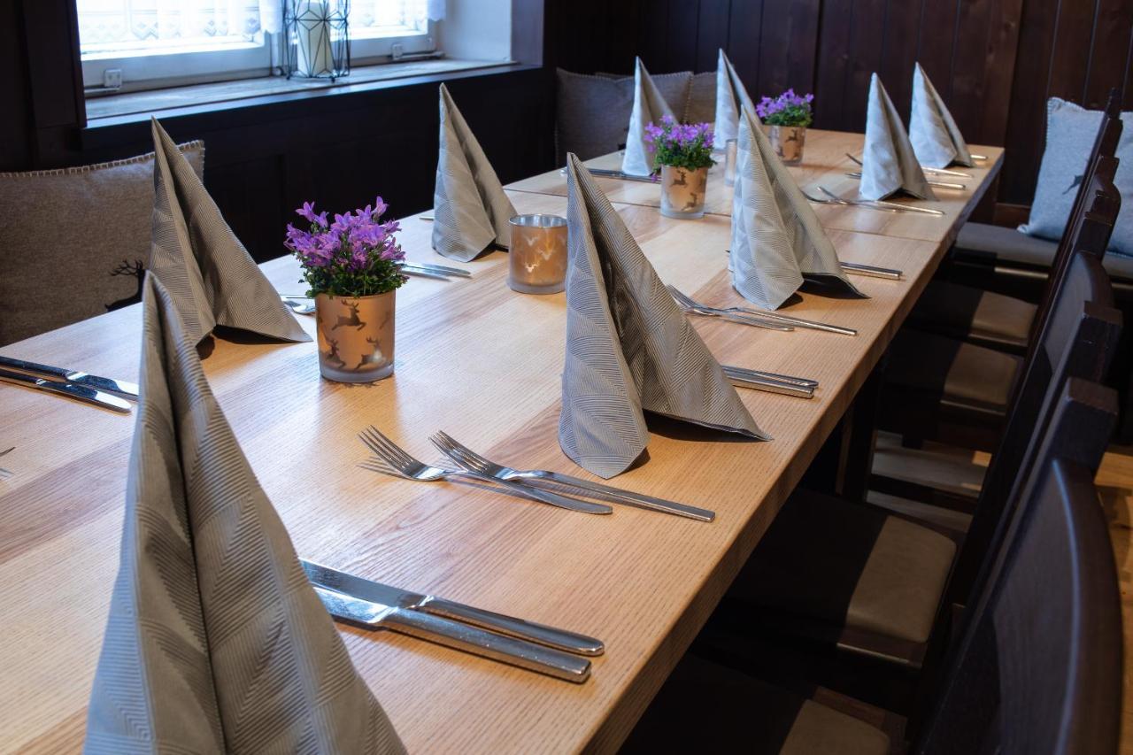 Wertingen Hotel Zum Hirsch מראה חיצוני תמונה